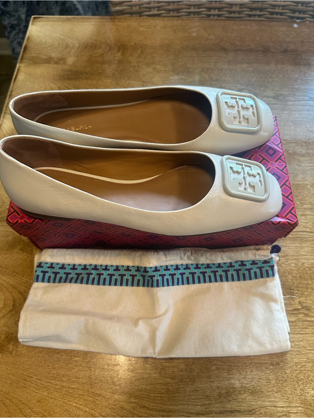 Tory Burch Cream Leather Logo Square-Toe Ballet Flats - Picture 2 of 6